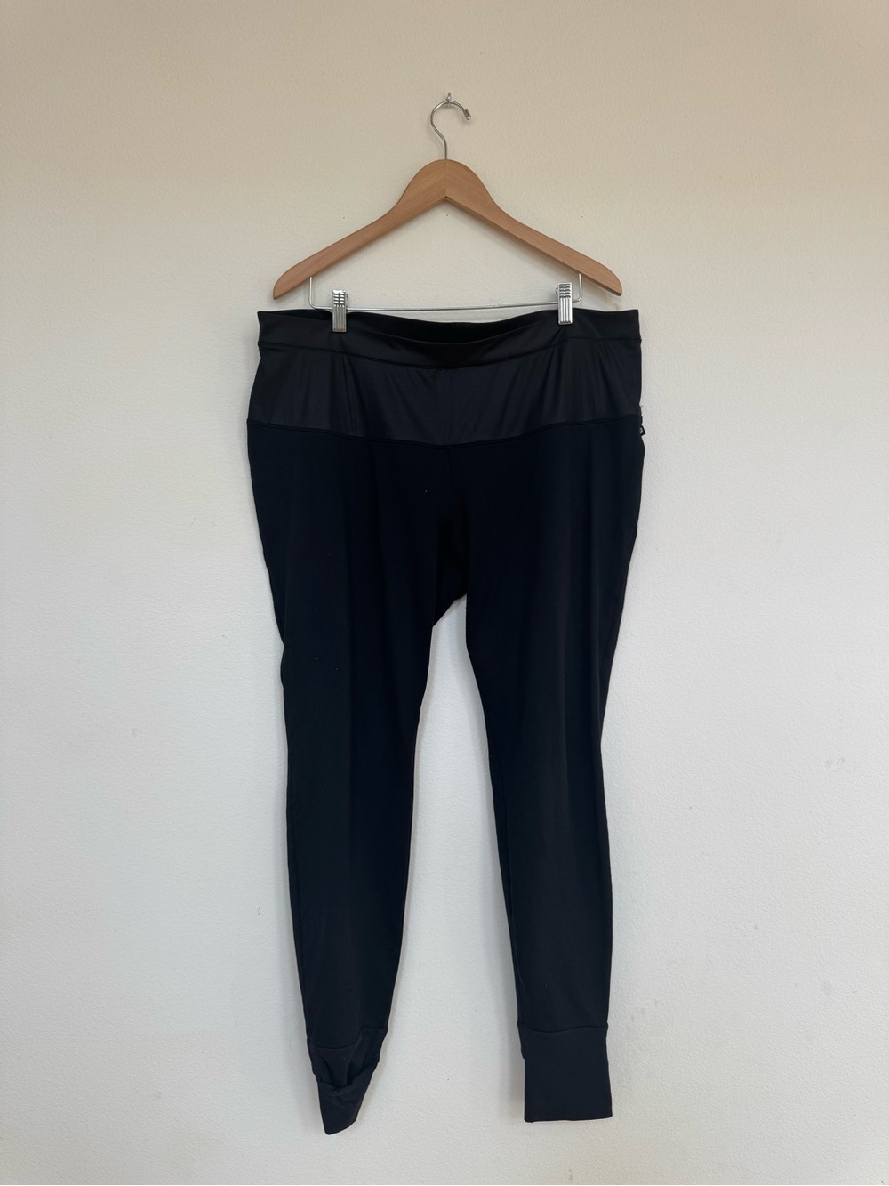 Fabletics Women's Black High-Waist Stretch Jogger Pants